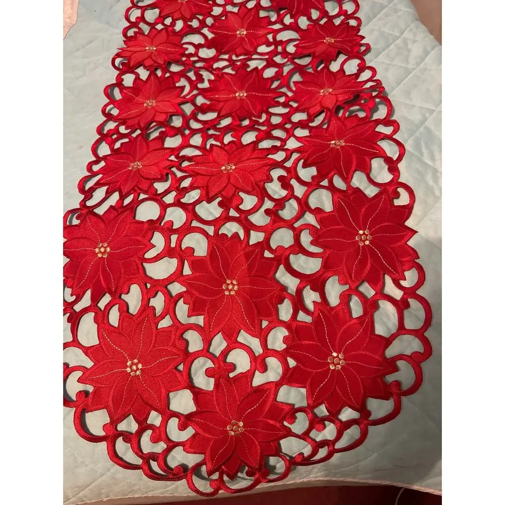 15x 36 Piontsettia table runner‎